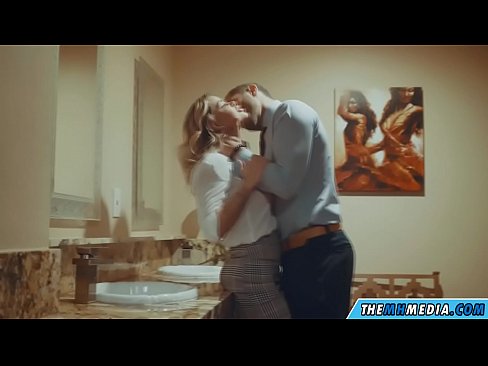 ❤️ Xa i-blonde ene-busty ikuhenda kwindlu yangasese yoluntu Amanyala kumanyala xh.sex78.ru ❌